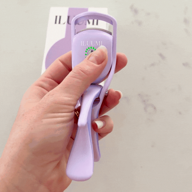 Using the eyelash curler
